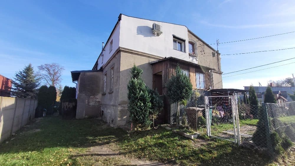 Lokal mieszkalny na poddaszu, z piwnicą