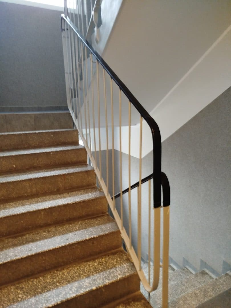 udział dłużnika w wysokości 1/4 w nieruchomości zapisanej w KW KA1Y/00056288/2 opisanej jako LOKAL STANOWIĄCY ODRĘBNĄ NIERUCHOMOŚĆ. Położenie 41-907 BYTOM, GODULSKA, 11 /30. – zdjęcie 3 z 19