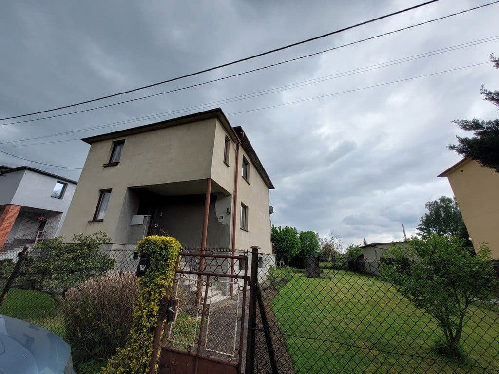 Dom o pow. 130,18 m2 wraz z budynkiem gospodarczym na działce o pow. 1005 m2 - Czechowice-Dziedzice