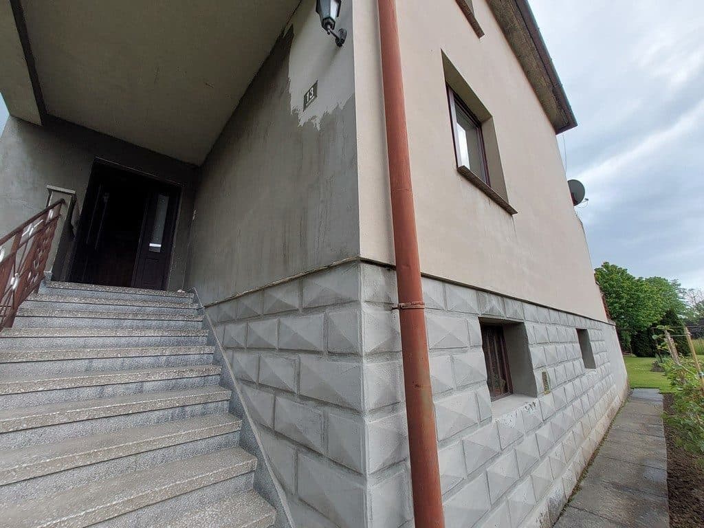 Dom o pow. 130,18 m2 wraz z budynkiem gospodarczym na działce o pow. 1005 m2 - Czechowice-Dziedzice – zdjęcie 2 z 22