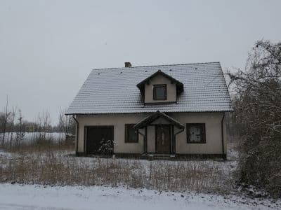 nieruchomość gruntowa zabudowana domem jednorodzinnym