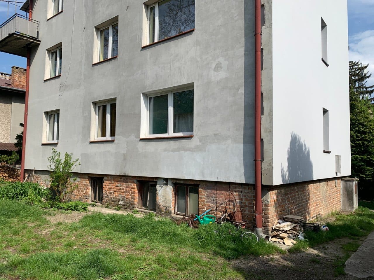 niewydzielony udział wynoszący 6/18 części w nieruchomości gruntowej stanowiącej zabudowaną działkę 42/2, o pow. 0,0436ha; – zdjęcie 2 z 10