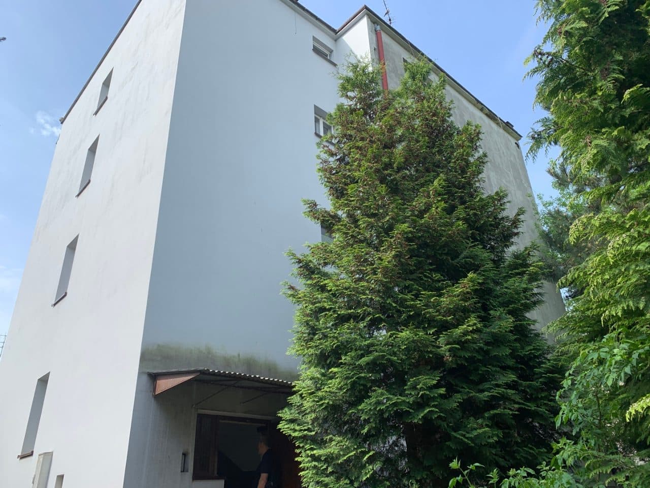 niewydzielony udział wynoszący 6/18 części w nieruchomości gruntowej stanowiącej zabudowaną działkę 42/2, o pow. 0,0436ha; – zdjęcie 7 z 10