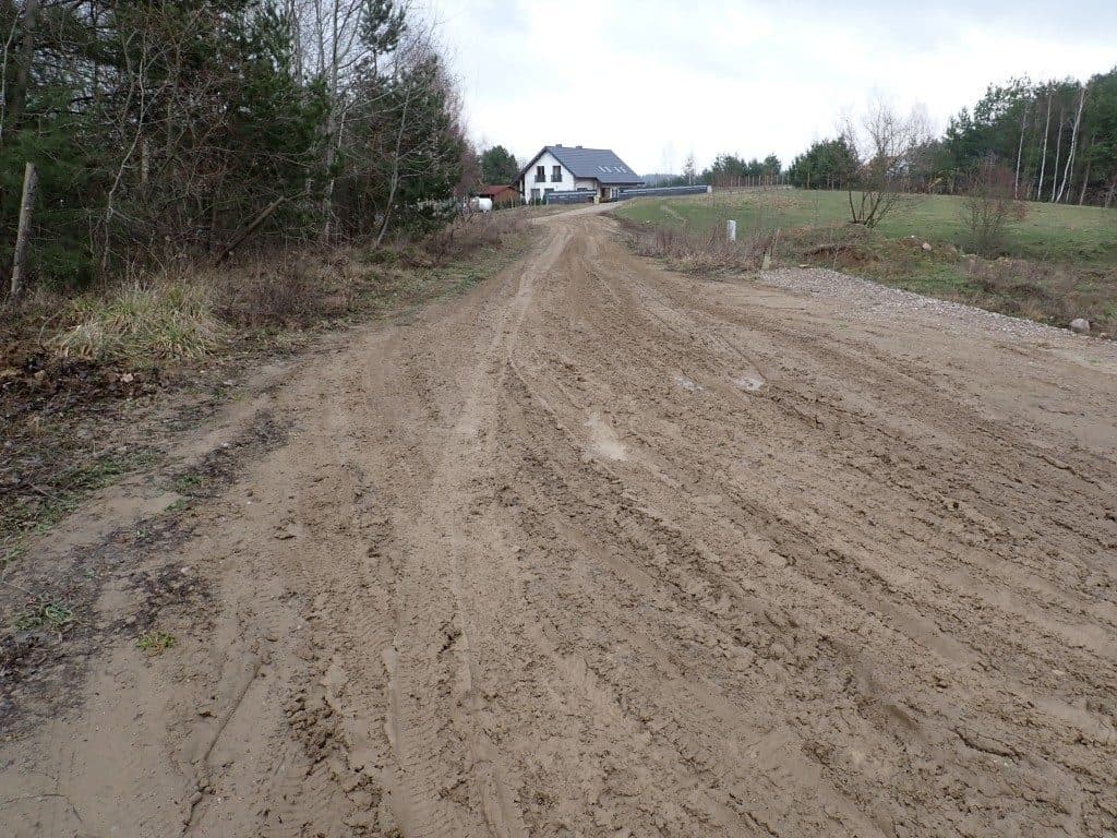 Dom jednorodzinny o pow. użyt. 272,26 m2 stojący na działce nr 675/14 o pow. 0,1854 ha przy ul. Wschodzącego Słońca 9 w Tyrowie, gm. Ostróda - KWEL1O/00048605/2 – zdjęcie 18 z 19