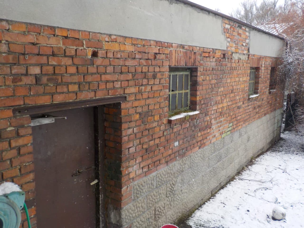 Nieruchomość gruntowa zabudowana domem, zabudowaniami gospodarczymi i stodołą – zdjęcie 18 z 26
