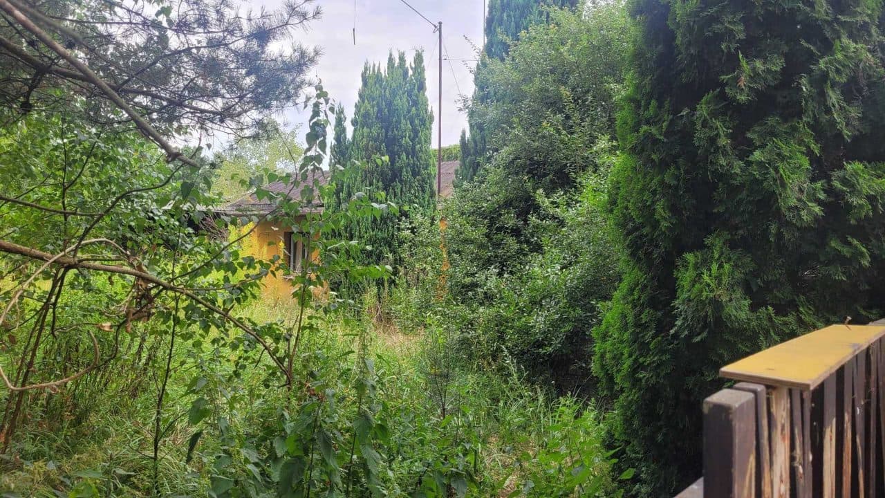Działka zabudowana o nr 11, położona przy ulicy Łódzkiej 16 o pow. 0,0695 ha.