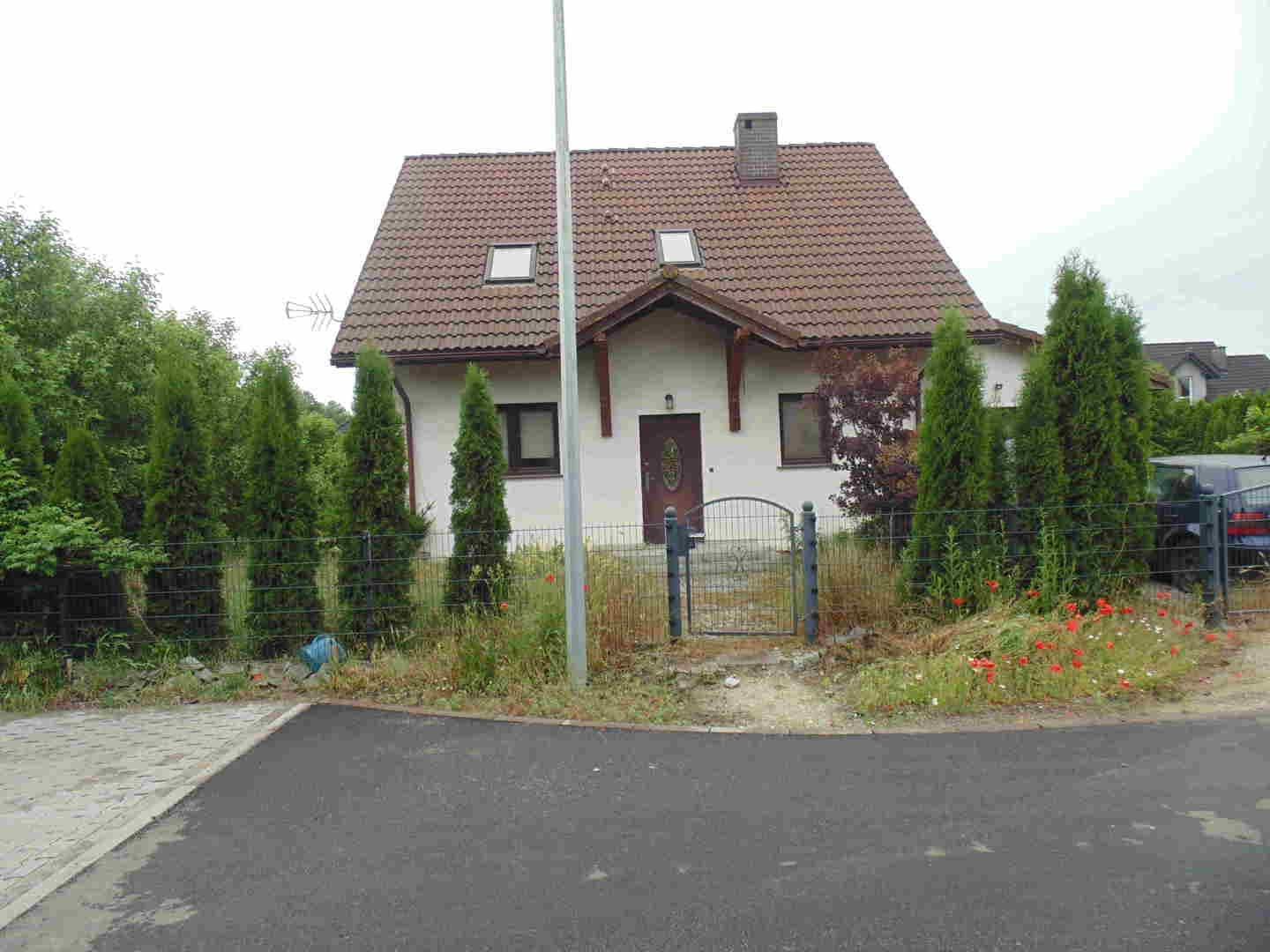 działka nr 17/15 o powierzchni 0,0833 ha zabudowana domem jednorodzinnym o powierzchni użytkowej 110 mkw