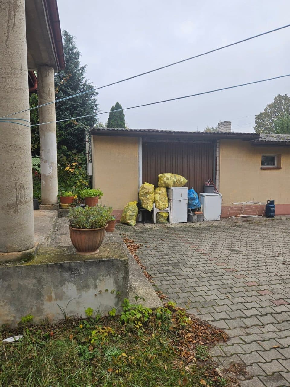 zabudowana nieruchomość położona w miejscowości: Domaniewice ul. Sosnowa nr 4, gmina Domaniewice, działka nr 1714 o pow. 0,0978 ha, zapisana w Księdze Wieczystej Wydziału Ksiąg Wieczystych Sądu Rejonowego Łowiczu pod nr LD1O/00017481/3 – zdjęcie 12 z 40