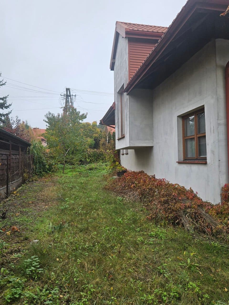 zabudowana nieruchomość położona w miejscowości: Domaniewice ul. Sosnowa nr 4, gmina Domaniewice, działka nr 1714 o pow. 0,0978 ha, zapisana w Księdze Wieczystej Wydziału Ksiąg Wieczystych Sądu Rejonowego Łowiczu pod nr LD1O/00017481/3 – zdjęcie 2 z 40