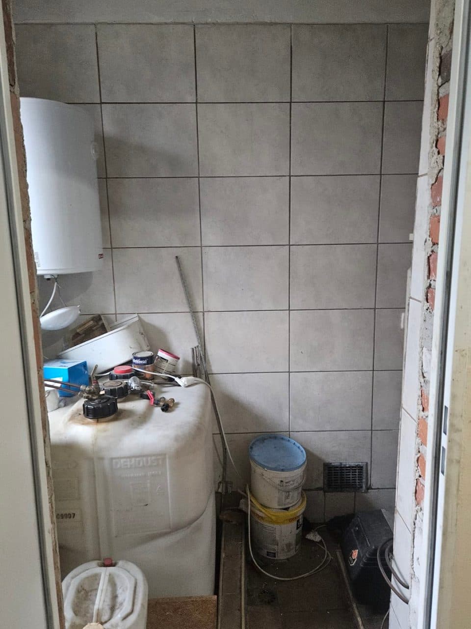 zabudowana nieruchomość położona w miejscowości: Domaniewice ul. Sosnowa nr 4, gmina Domaniewice, działka nr 1714 o pow. 0,0978 ha, zapisana w Księdze Wieczystej Wydziału Ksiąg Wieczystych Sądu Rejonowego Łowiczu pod nr LD1O/00017481/3 – zdjęcie 28 z 40