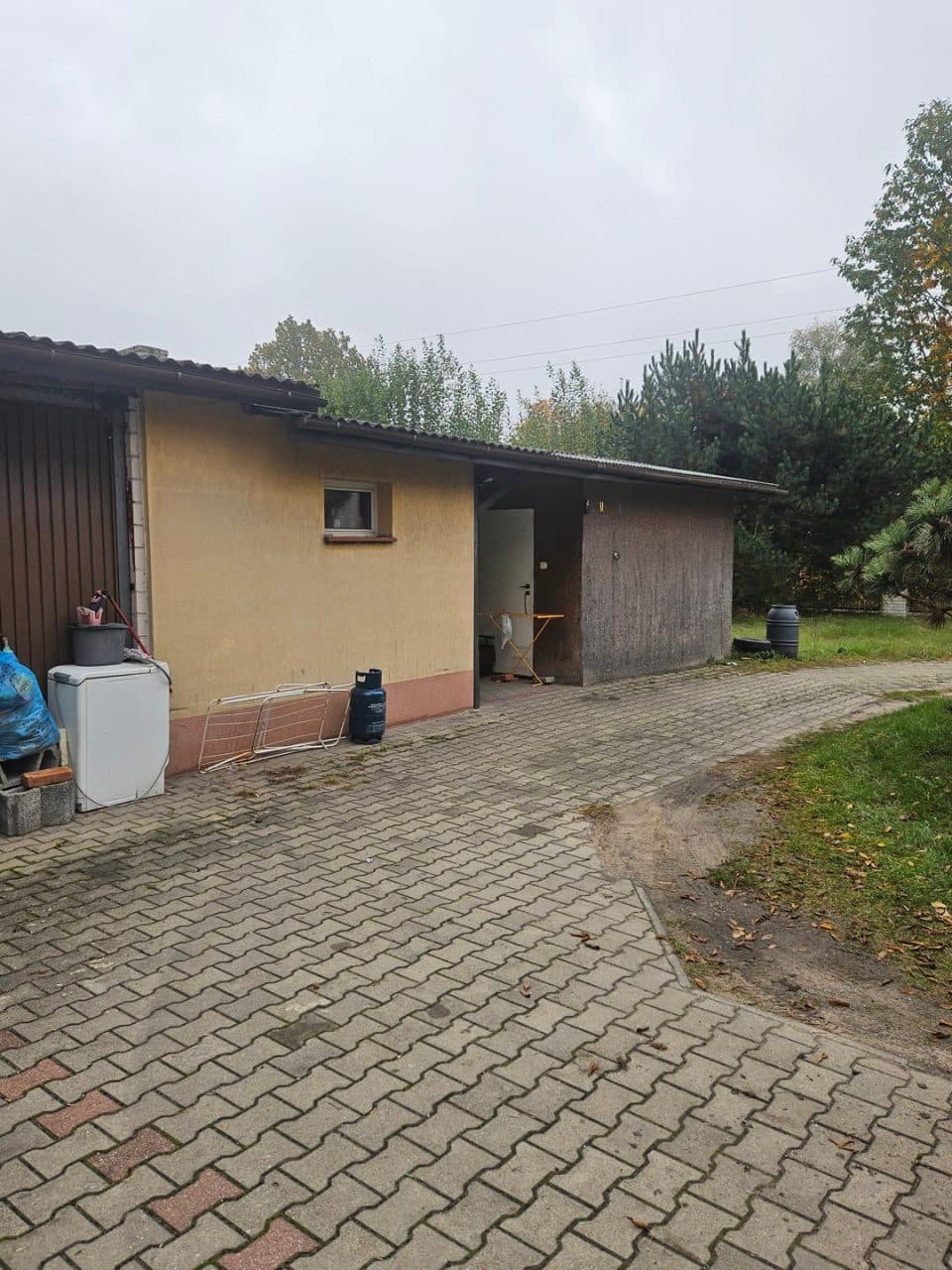 zabudowana nieruchomość położona w miejscowości: Domaniewice ul. Sosnowa nr 4, gmina Domaniewice, działka nr 1714 o pow. 0,0978 ha, zapisana w Księdze Wieczystej Wydziału Ksiąg Wieczystych Sądu Rejonowego Łowiczu pod nr LD1O/00017481/3 – zdjęcie 3 z 40