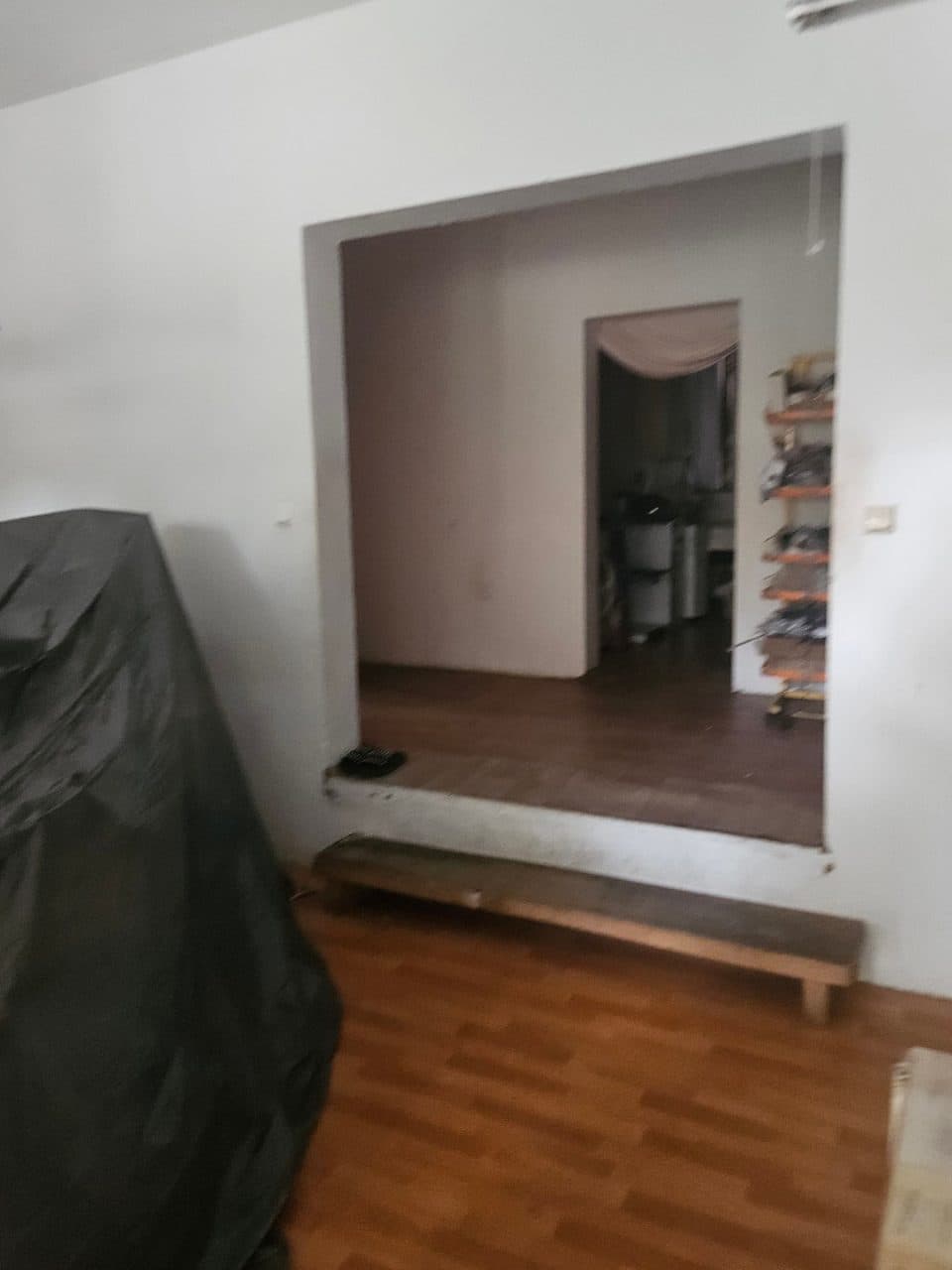 zabudowana nieruchomość położona w miejscowości: Domaniewice ul. Sosnowa nr 4, gmina Domaniewice, działka nr 1714 o pow. 0,0978 ha, zapisana w Księdze Wieczystej Wydziału Ksiąg Wieczystych Sądu Rejonowego Łowiczu pod nr LD1O/00017481/3 – zdjęcie 6 z 40