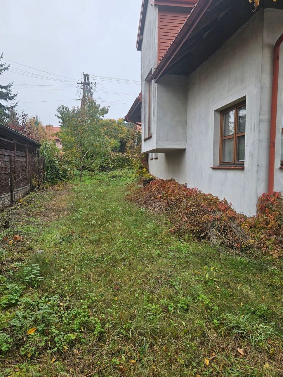 zabudowana nieruchomość położona w miejscowości: Domaniewice ul. Sosnowa nr 4, gmina Domaniewice, działka nr 1714 o pow. 0,0978 ha, zapisana w Księdze Wieczystej Wydziału Ksiąg Wieczystych Sądu Rejonowego Łowiczu pod nr LD1O/00017481/3 – zdjęcie 8 z 40