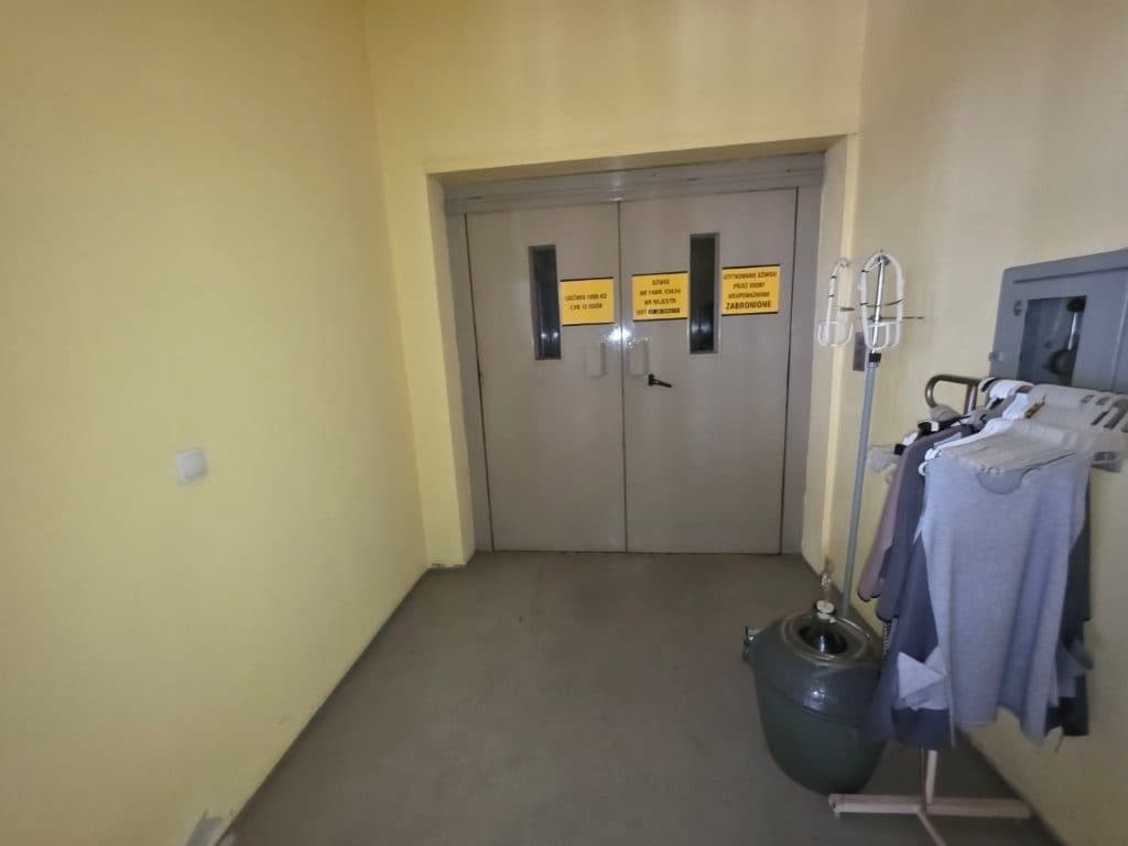 Nieruchomość zabudowana budynkiem produkcyjno-mieszkalnym w Woli Moszczenickiej – zdjęcie 10 z 49