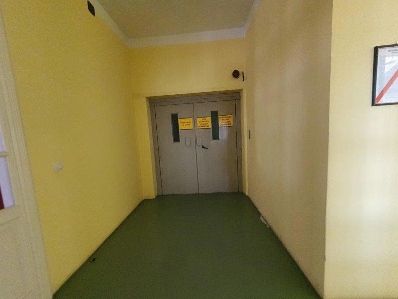 Nieruchomość zabudowana budynkiem produkcyjno-mieszkalnym w Woli Moszczenickiej – zdjęcie 14 z 49