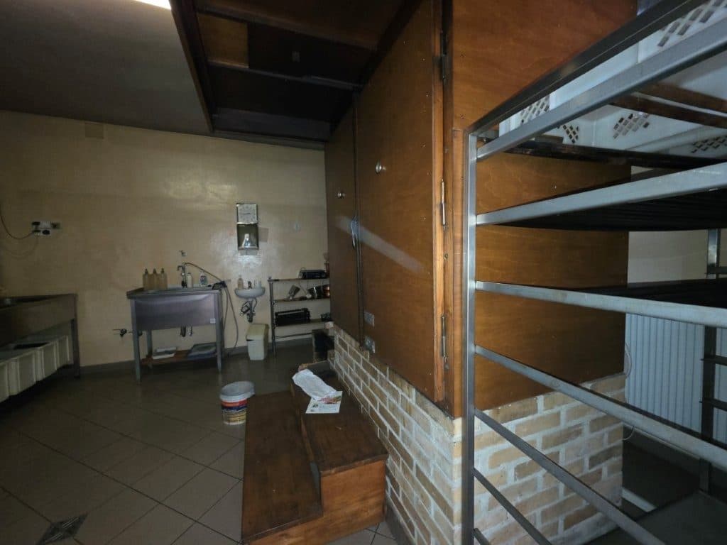 Nieruchomość zabudowana budynkiem produkcyjno-mieszkalnym w Woli Moszczenickiej – zdjęcie 22 z 49