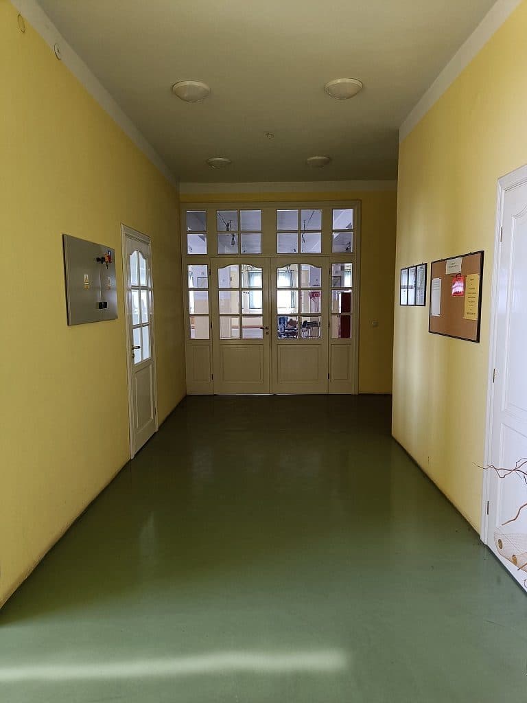 Nieruchomość zabudowana budynkiem produkcyjno-mieszkalnym w Woli Moszczenickiej – zdjęcie 33 z 49