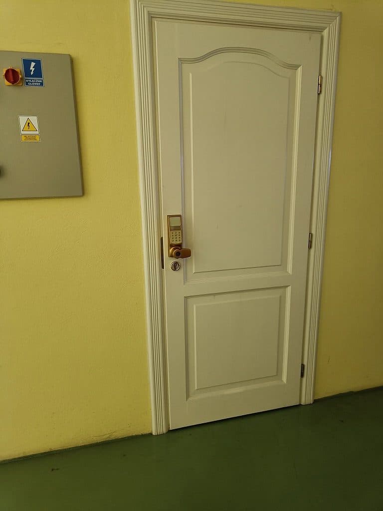 Nieruchomość zabudowana budynkiem produkcyjno-mieszkalnym w Woli Moszczenickiej – zdjęcie 41 z 49