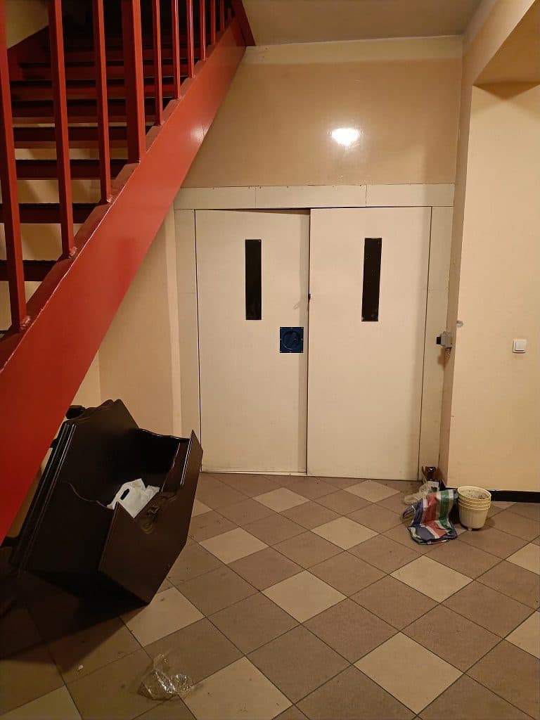 Nieruchomość zabudowana budynkiem produkcyjno-mieszkalnym w Woli Moszczenickiej – zdjęcie 44 z 49