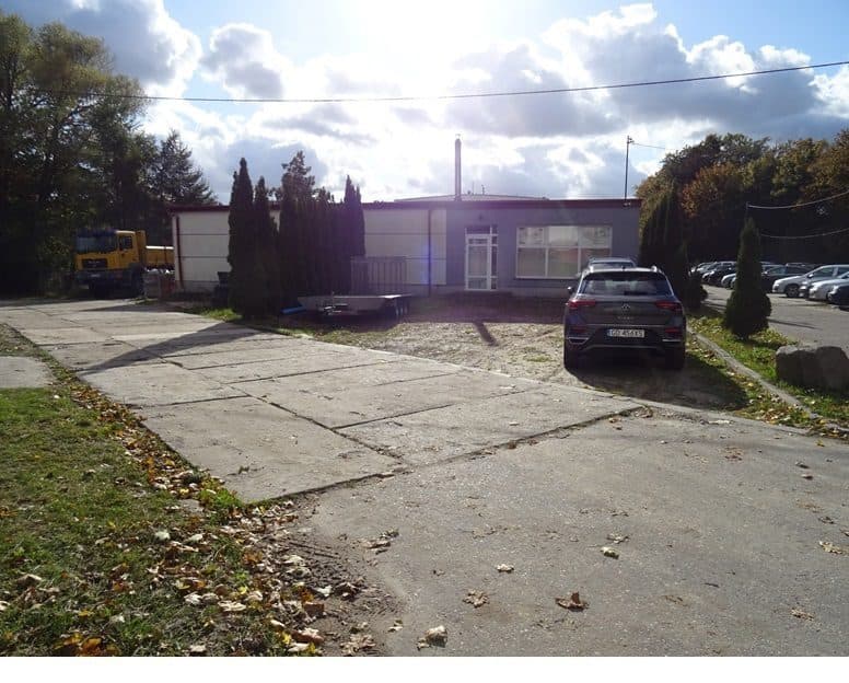 lokal użytkowy, nieruchomość gruntowa zabudowana budynkiem garażowym z częścią biurową – zdjęcie 2 z 4