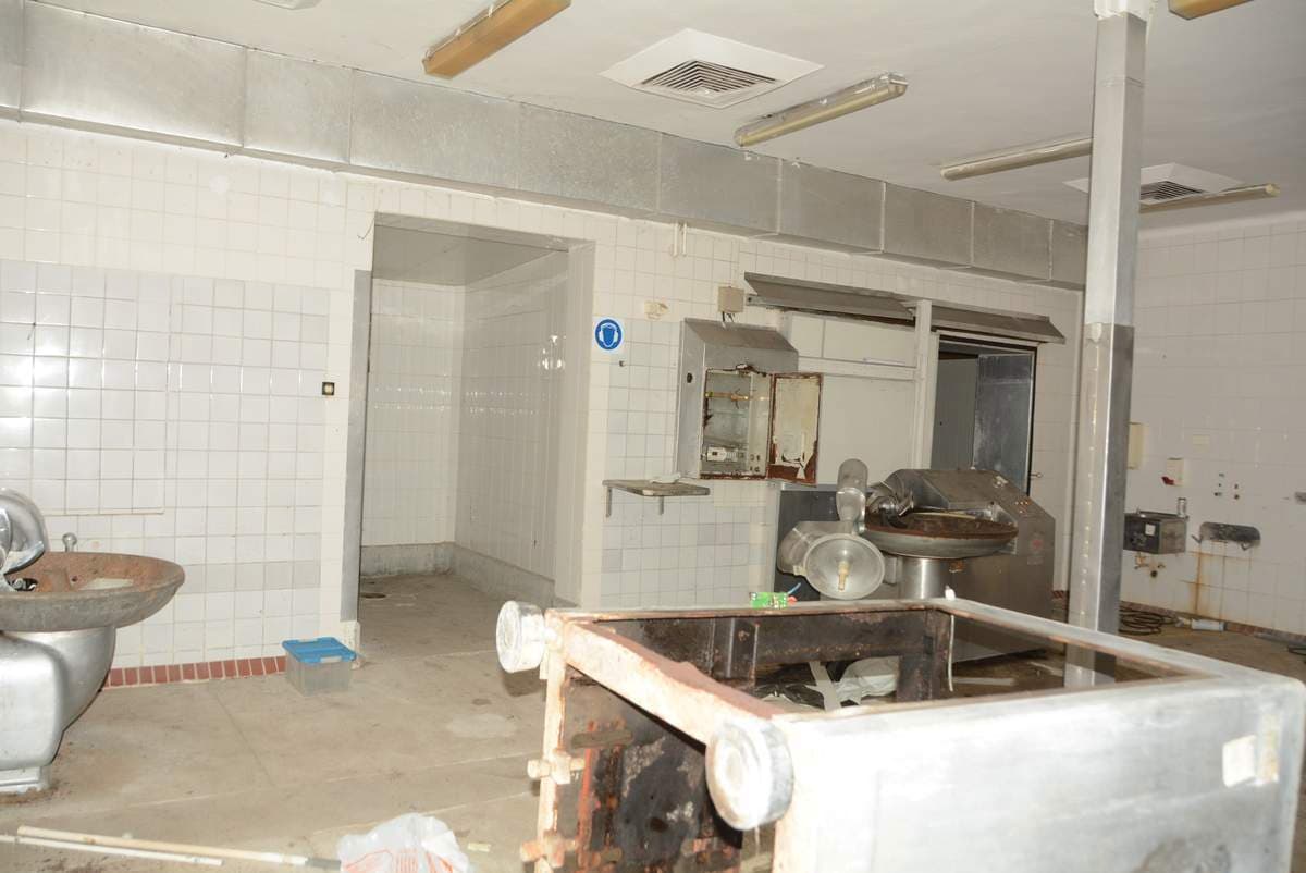 Nieruchomość gruntowa - numer ewidencyjny działki: 845/8 o powierzchni 0,8876 ha (zabudowana budynkami niemieszkalnymi lub handlowo - usługowymi) – zdjęcie 115 z 135