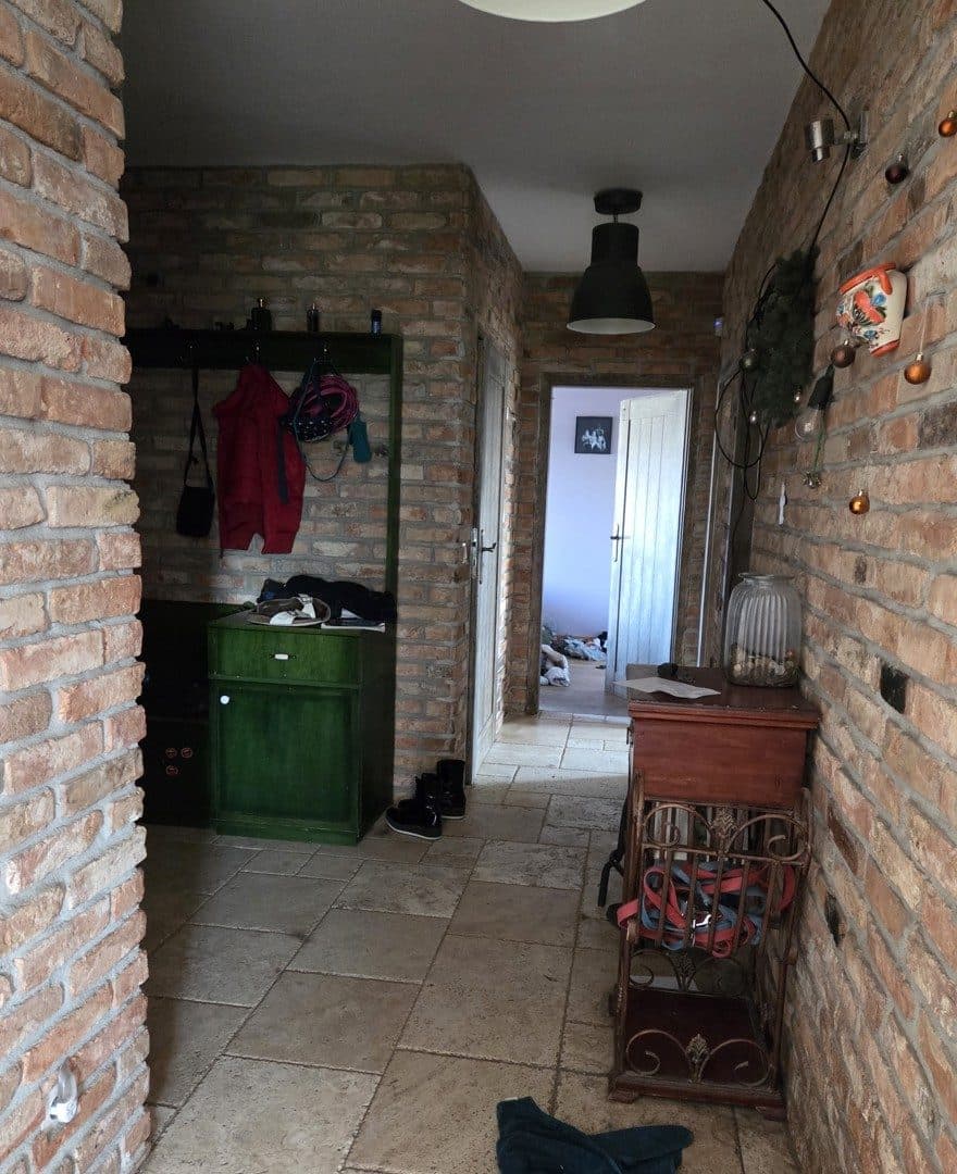 Prawo własności udziału 1/2 w nieruchomości zabudowanej położonej: 62-052 Chomęcie, ul. Jesionowa 5 o nr kw PO2P/00260731/4 – zdjęcie 3 z 60