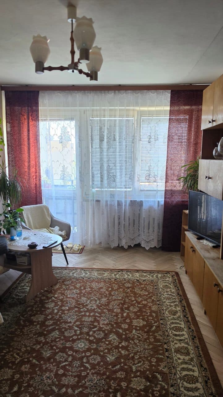 nieruchomość stanowiąca lokal nr 134 w budynku położonym pod adresem Smyczkowa 4 w Lublinie wraz z udziałem w częściach wspólnych budynku w części 523/150097, KW o nr LU1I/00263176/3
