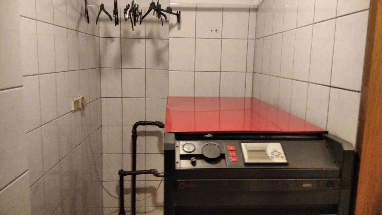 Nieruchomość gruntowa zabudowana budynkiem mieszkalnym, murowany jednorodzinny oraz garaż – zdjęcie 10 z 39