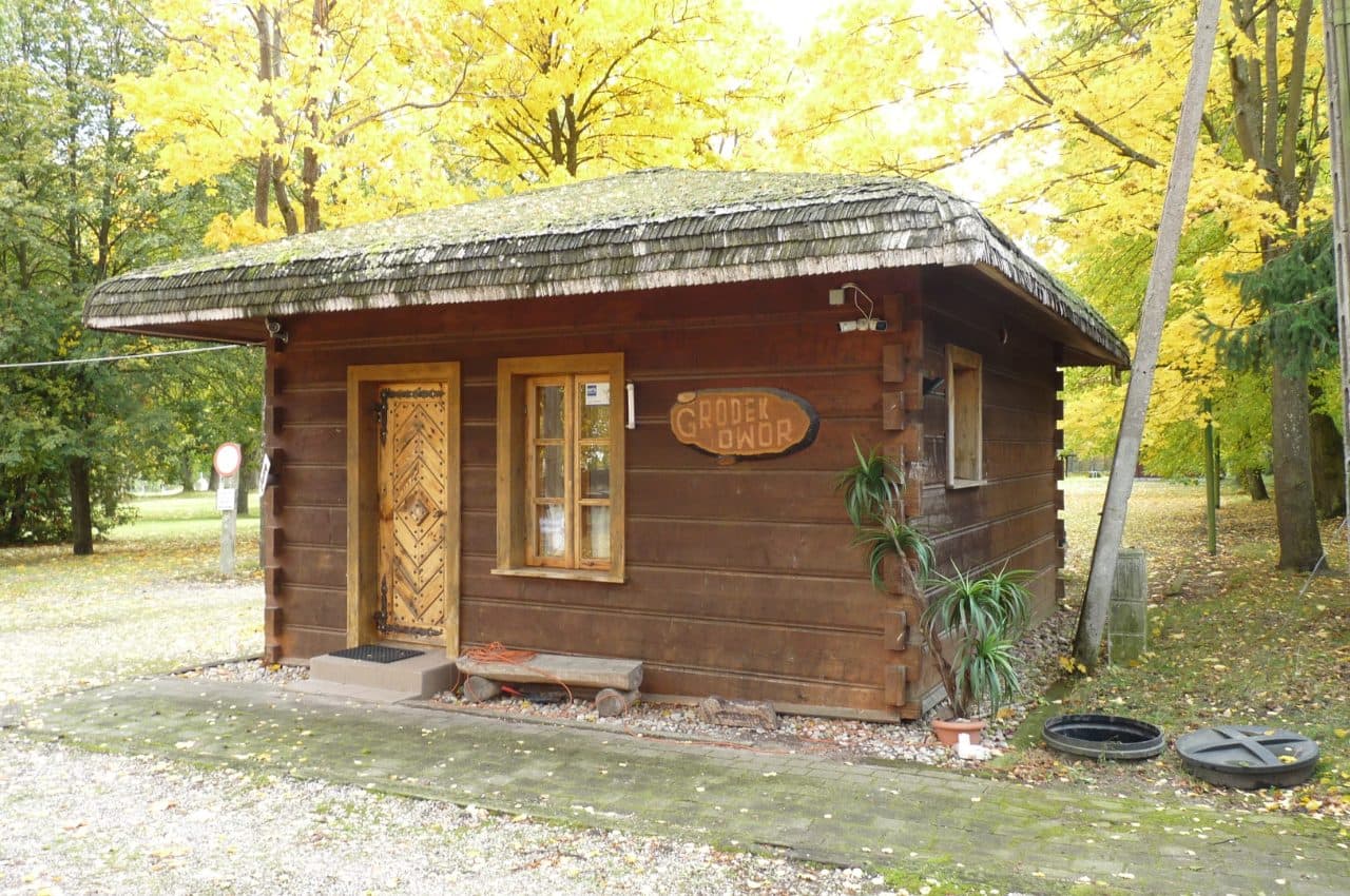 Nieruchomość gruntowa zabudowana z budynkiem hotelowo gastronomicznym – zdjęcie 3 z 3