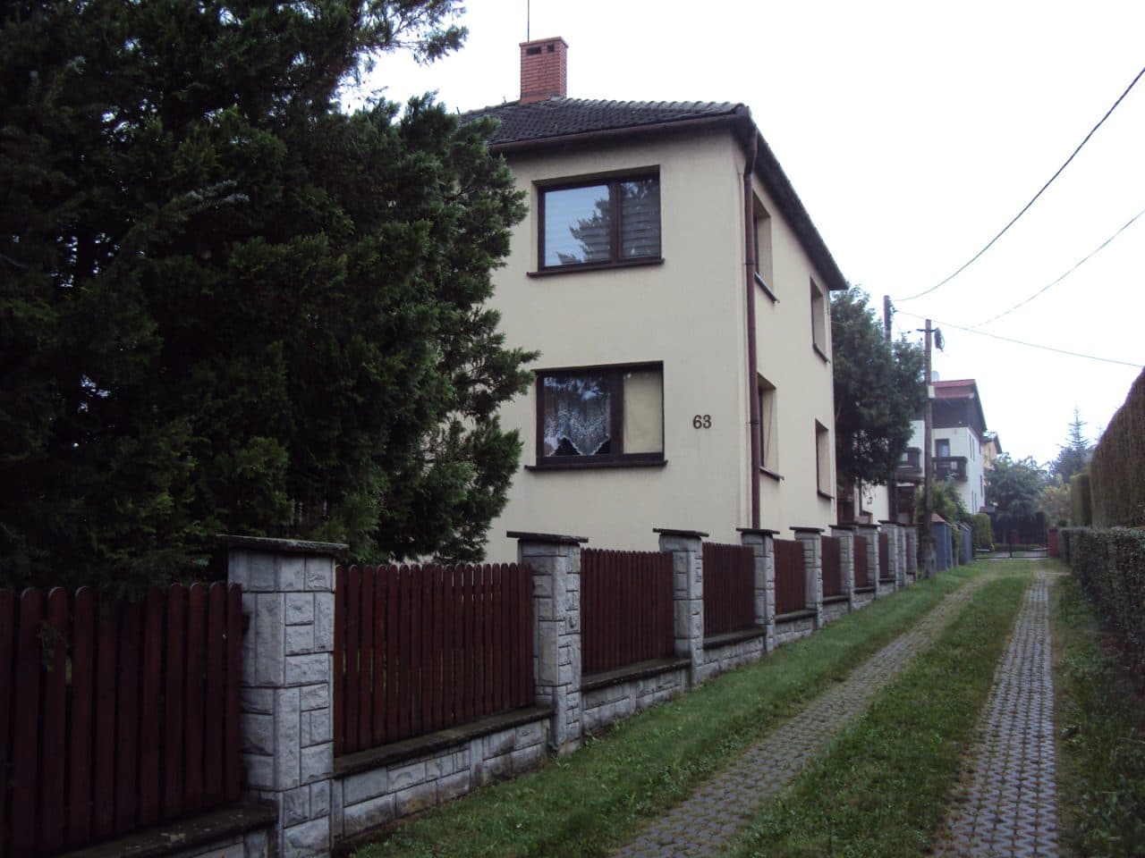 Udział w wys. 1/2cz. w nieruchomości gruntowej zabudowanej budynkiem mieszkalnym – zdjęcie 2 z 4