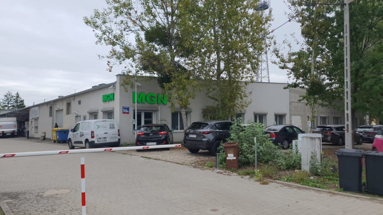 prawa użytkowania wieczystego obejmującego działki nr 20/29 i 20/30 obręb ewidencyjny nr 0021 Partynice wraz z posadowionym budynkiem i przynależnościami