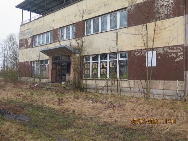 Nieruchomość gruntowa zabudowana budynkiem przemysłowym Strzałków gm. Wolanów – zdjęcie 3 z 6