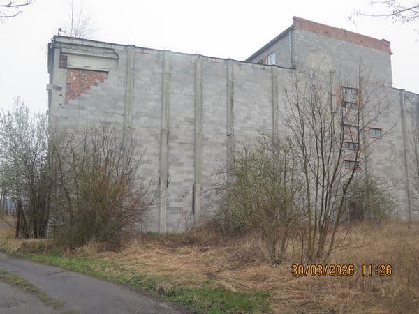 Nieruchomość gruntowa zabudowana budynkiem przemysłowym Strzałków gm. Wolanów – zdjęcie 5 z 6