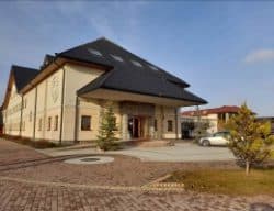 Nieruchomość gruntowa, zabudowana, położona: 96-513 Nowa Sucha, Stary Dębsk 4 (hotel i magazyny + zajazd DUKAT) dla której Sąd Rejonowy w Sochaczewie V Wydział Ksiąg Wieczystych prowadzi dwie księgi wieczyste o nr: PL1O/00031858/9 i PL1O/00014930/3. – zdjęcie 4 z 15