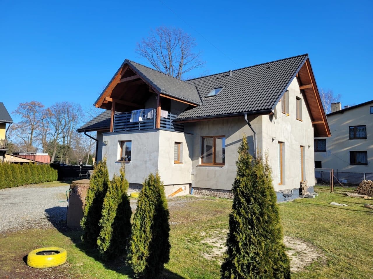 działka o pow. 1142 m2 zabudowana budynkiem mieszkalnym jednorodzinnym w Zabłociu Gmina Strumień