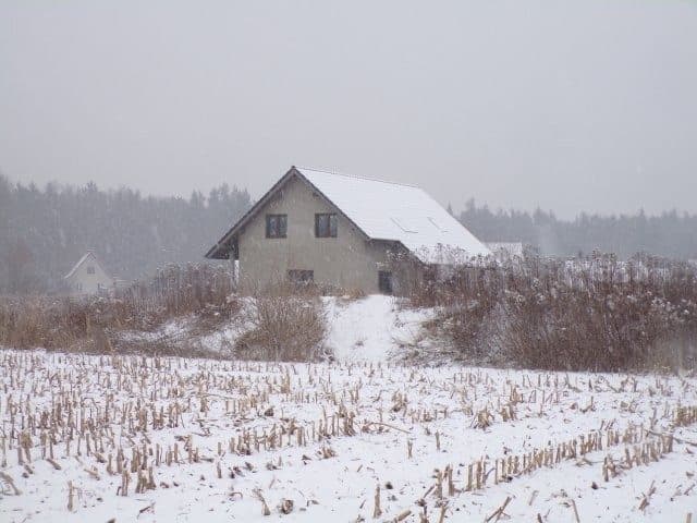 NIERUCHOMOŚĆ GRUNTOWA ZABUDOWANA DOMEM JEDNORODZINNYM - DZIAŁKI NR 259/1 I 259/2 – zdjęcie 2 z 71