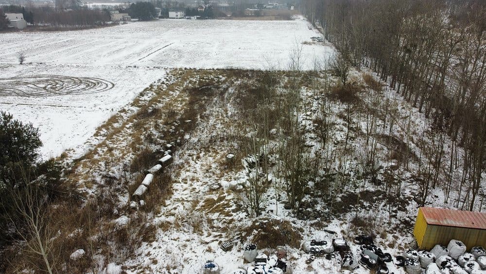Nieruchomość gruntowa, składająca się z działki Nr. 221/56 powierzchnia: 12.740 m2, zabudowana budynkiem użytkowym – zdjęcie 3 z 6