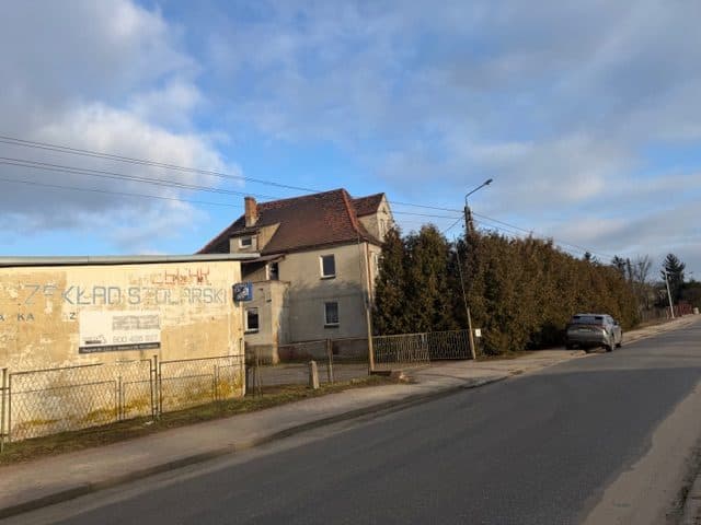 Nieruchomość gruntowa zabudowana – zdjęcie 2 z 9