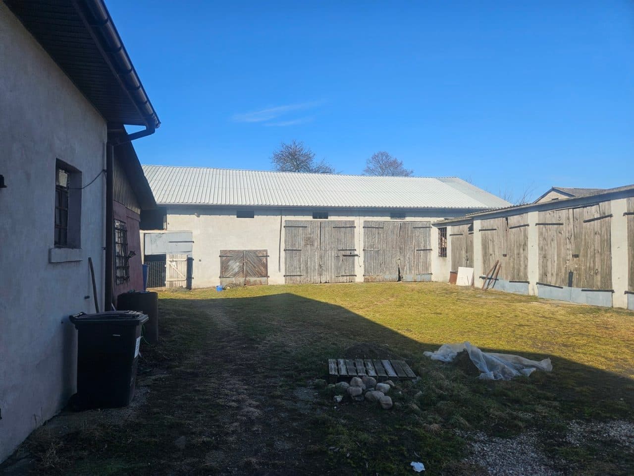 zabudowana nieruchomość rolna działka nr 305/1, położona w miejscowości: Sapy gmina Domaniewice, zapisana w KW o nr LD1O/00012549/3 - udział 2/6 w nieruchomości – zdjęcie 21 z 37