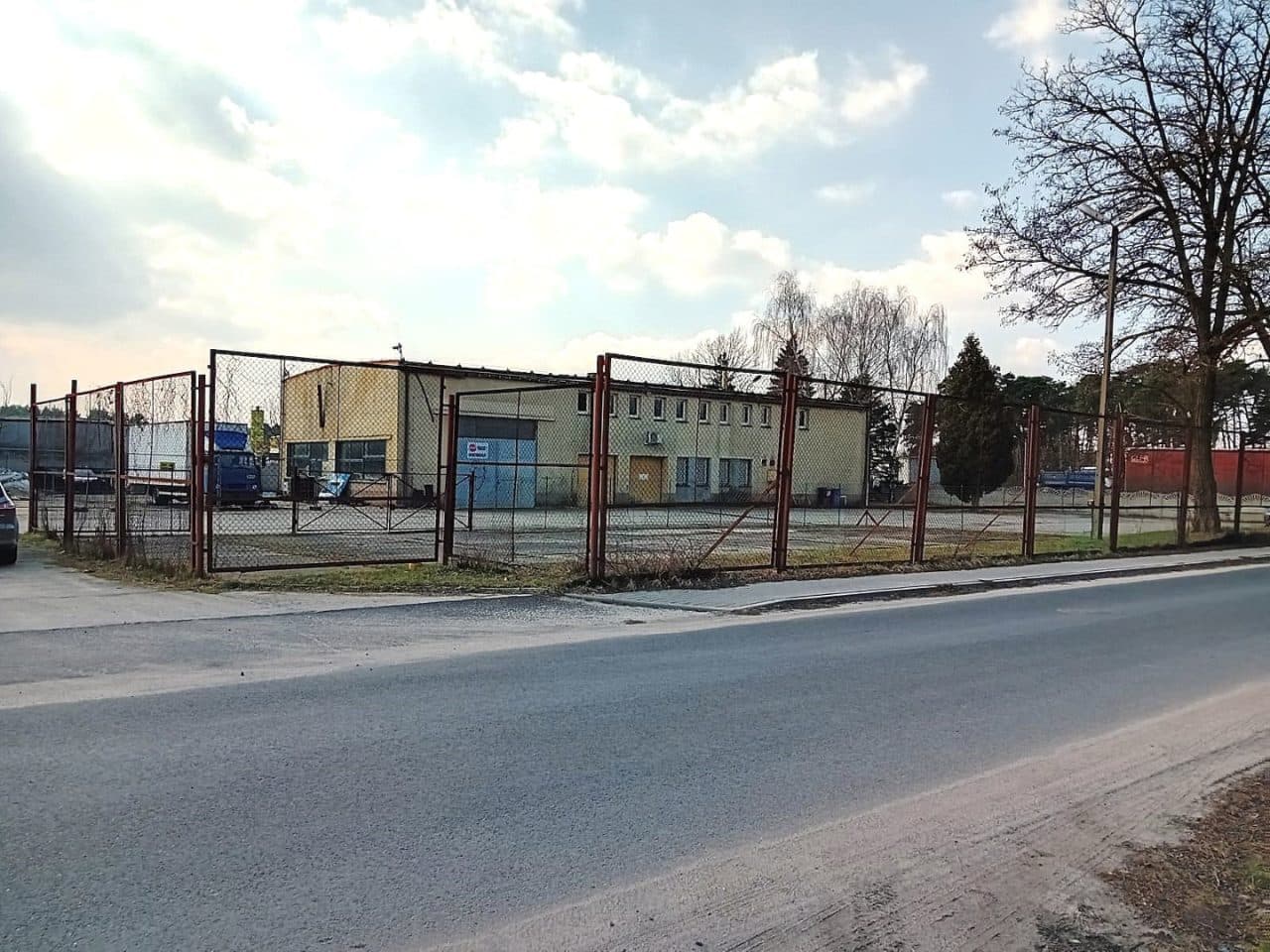budynek przeznaczony pod usługi