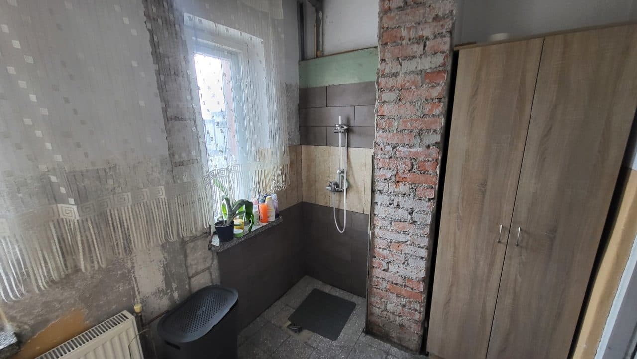 Nieruchomość gruntowa zabudowana budynkiem mieszkalnym – zdjęcie 6 z 32