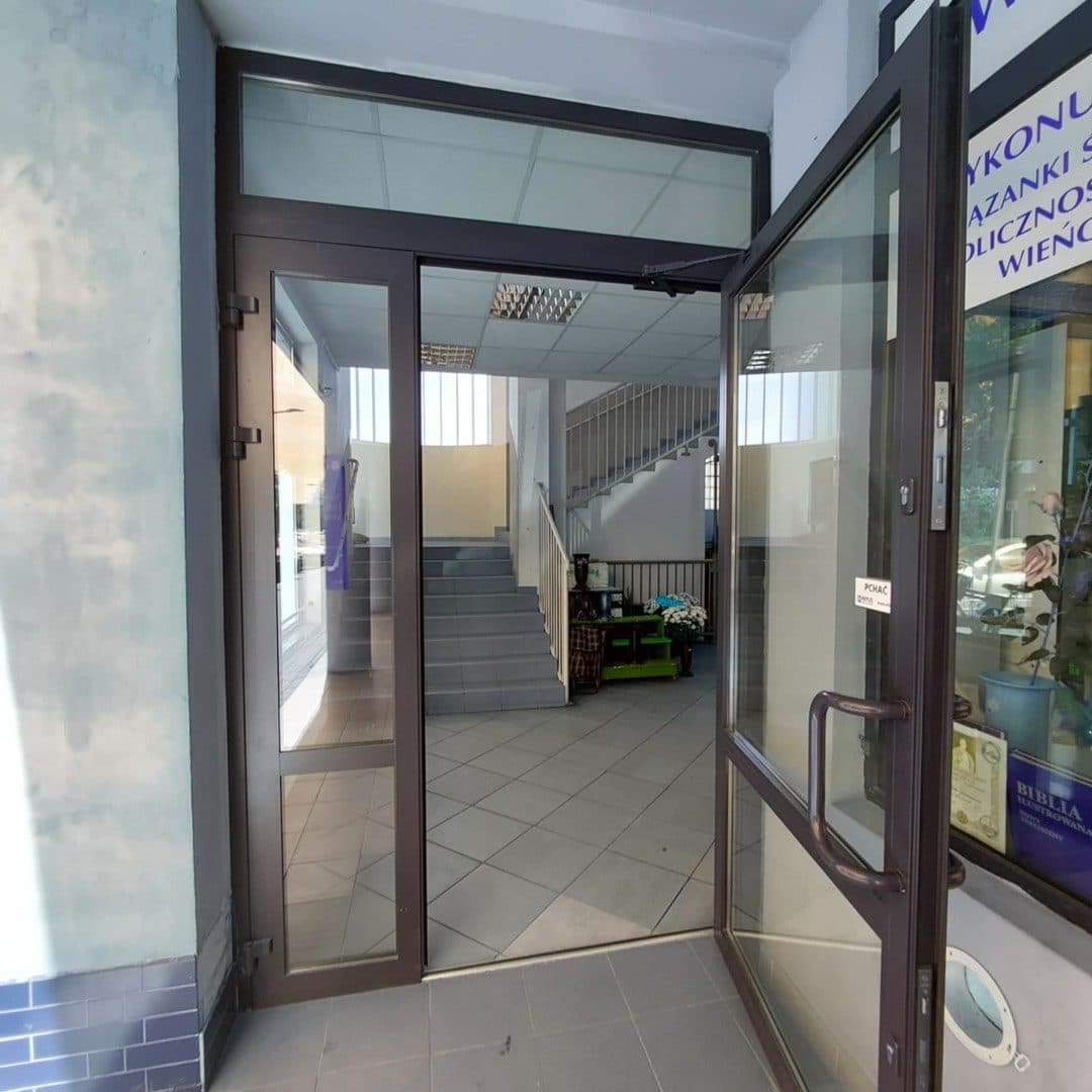 lokal usługowy w Dzierżoniowie - pow. 546m2 – zdjęcie 3 z 3