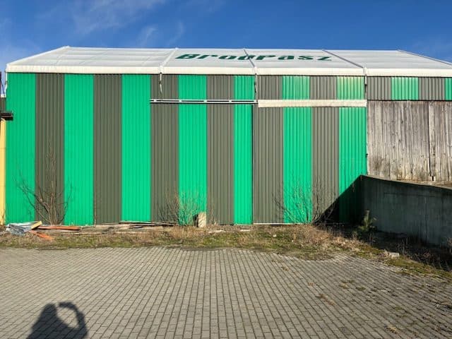 Ułamkowa część (tj. udział nr 4 wg treści KW - 1/2 części) prawa użytkowania wieczystego dz. nr 68/19 o pow. 0,3118 ha i prawa własności budynków na tym gruncie - położonych w Zbicznie (drugi udział 1/2 części stanowi przedmiot oddzielnej licytacji) – zdjęcie 33 z 40