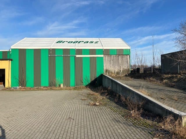 Ułamkowa część (tj. udział nr 3 wg treści KW - 1/2 części) prawa użytkowania wieczystego dz. nr 68/19 o pow. 0,3118 ha i prawa własności budynków na tym gruncie - położonych w Zbicznie (drugi udział 1/2 części stanowi przedmiot oddzielnej licytacji) – zdjęcie 5 z 40
