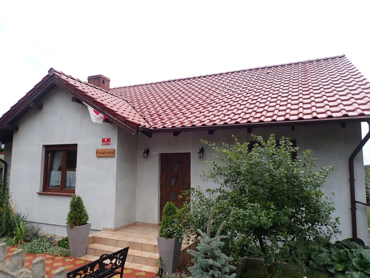 działka gruntu o pow. 2400 m2 zabudowana domem mieszkalnym oraz budynkiem gospodarczym – zdjęcie 6 z 7