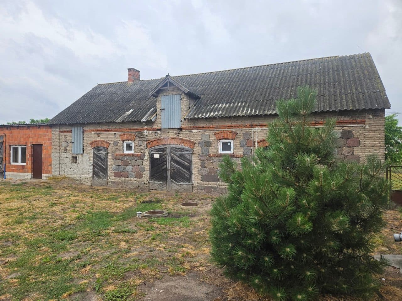 zabudowana nieruchomość rolna położona w miejscowości: Jeziorko 75 A, gmina Kocierzew, działka o nr 454/4 o pow. 0,5419 ha, zapisana w KW Sądu Rejonowego w Łowiczu pod numerem LD1O/00018646/5 - udział 1/2 części w nieruchomości drugiego dłużnika – zdjęcie 29 z 47