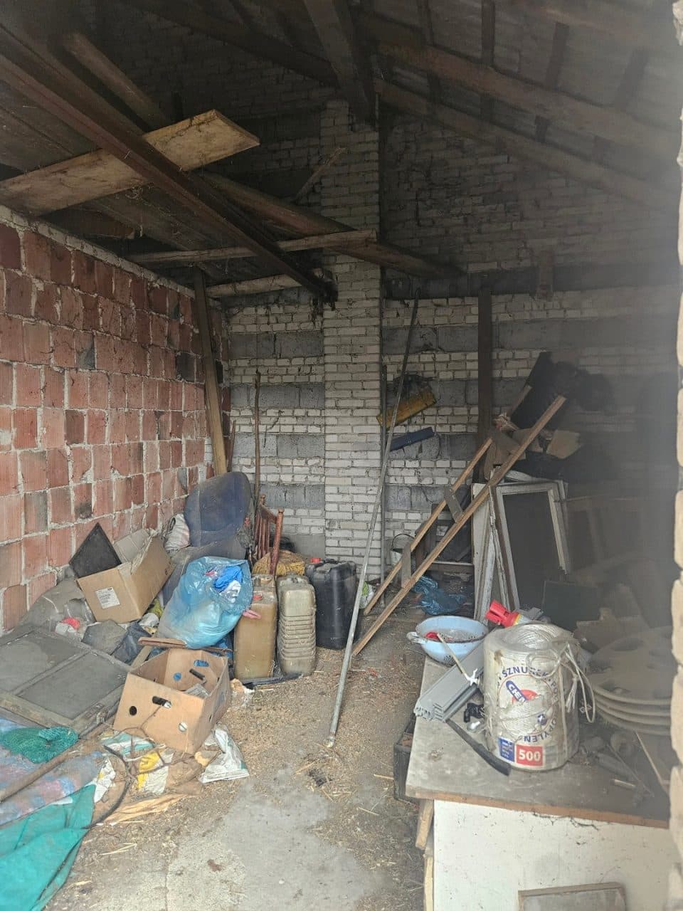 zabudowana nieruchomość rolna położona w miejscowości: Jeziorko 75 A, gmina Kocierzew, działka o nr 454/4 o pow. 0,5419 ha, zapisana w KW Sądu Rejonowego w Łowiczu pod numerem LD1O/00018646/5 - udział 1/2 części w nieruchomości drugiego dłużnika – zdjęcie 3 z 47