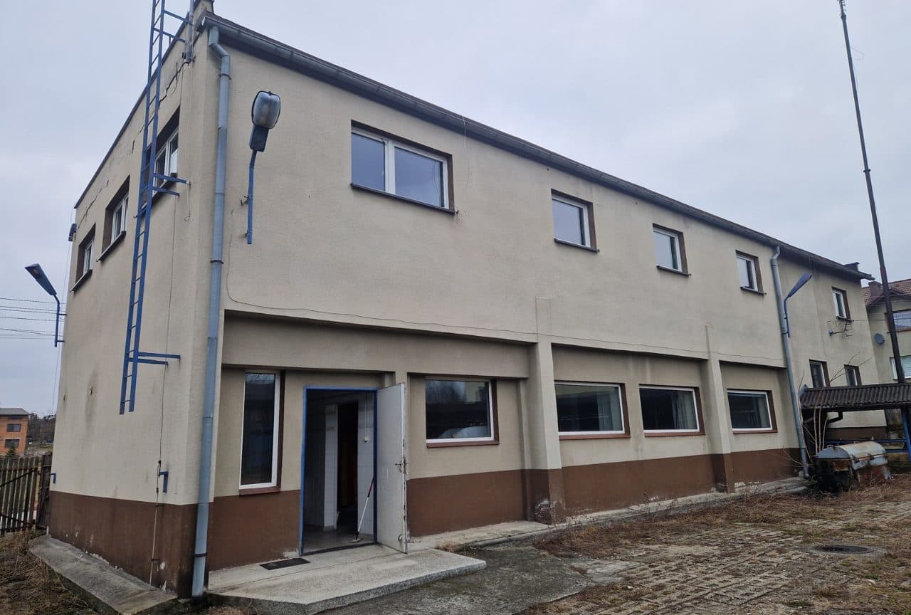 Prawo użytkowania wieczystego gruntu oraz prawo własności budynków. NR KW GL1W/00055389/1