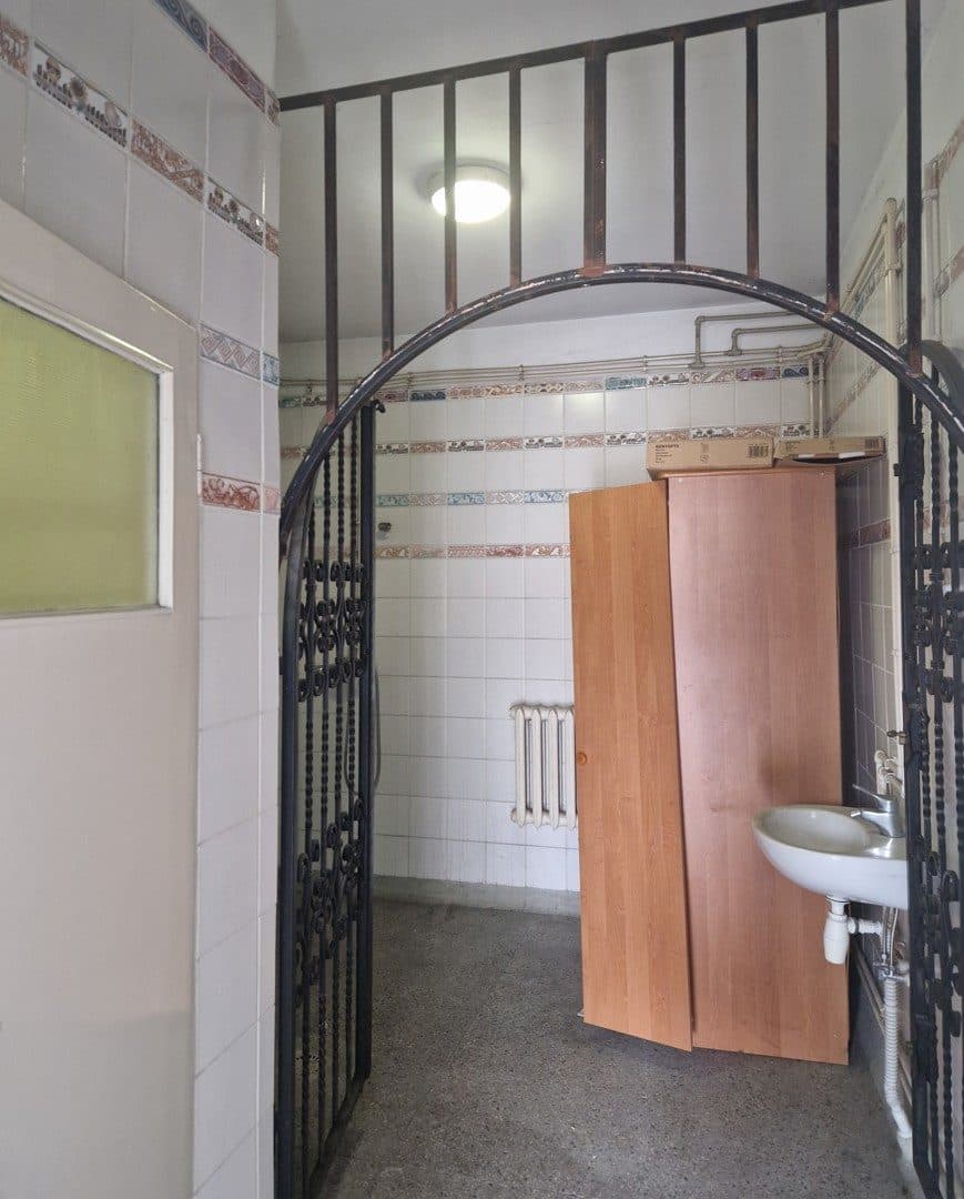 Prawo użytkowania wieczystego gruntu oraz prawo własności budynków. NR KW GL1W/00055389/1 – zdjęcie 7 z 35