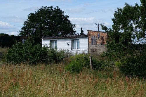 nieruchomość gruntowa zabudowana – zdjęcie 2 z 3